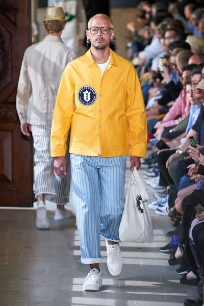 Look 44